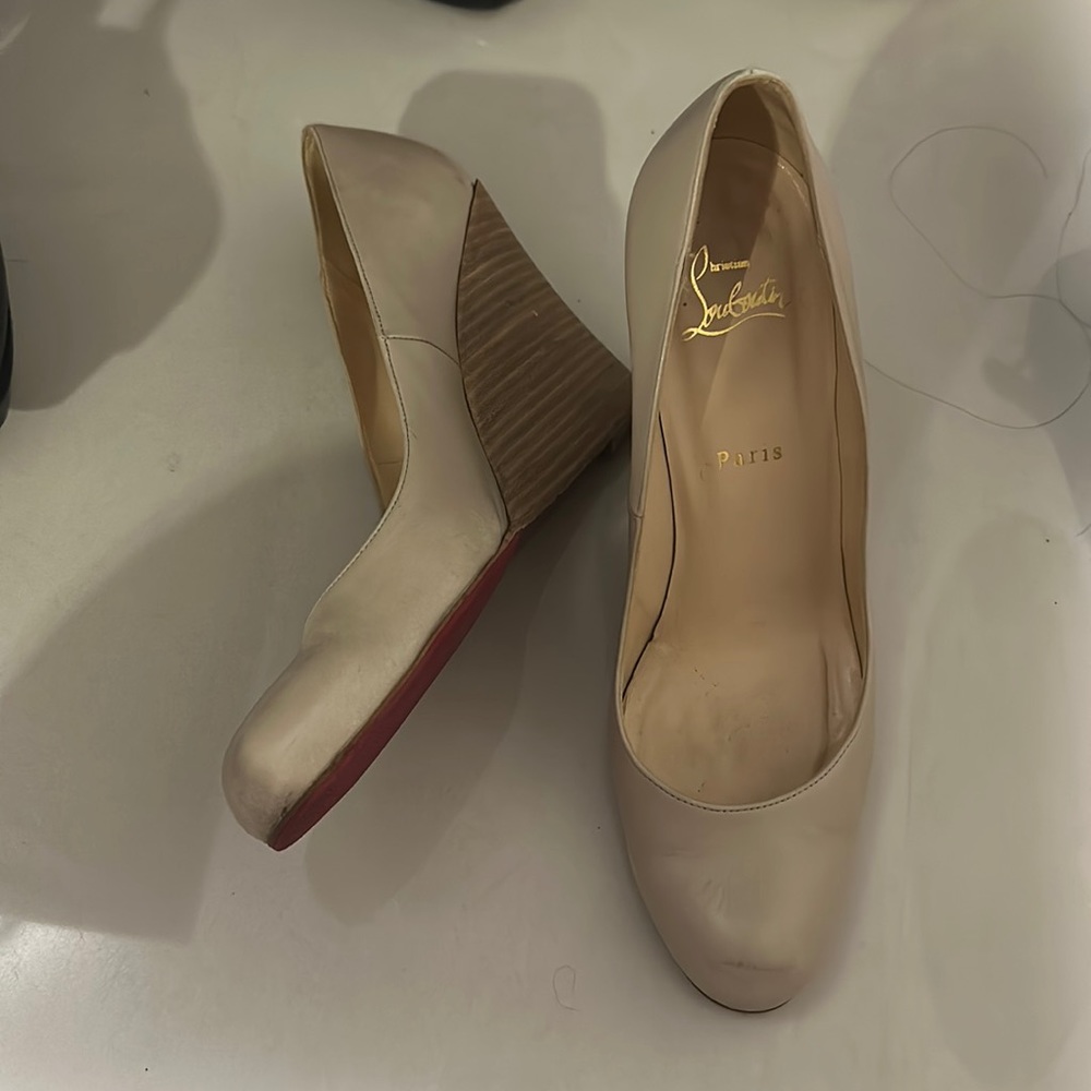 Pumps - Picture 1 of 1
